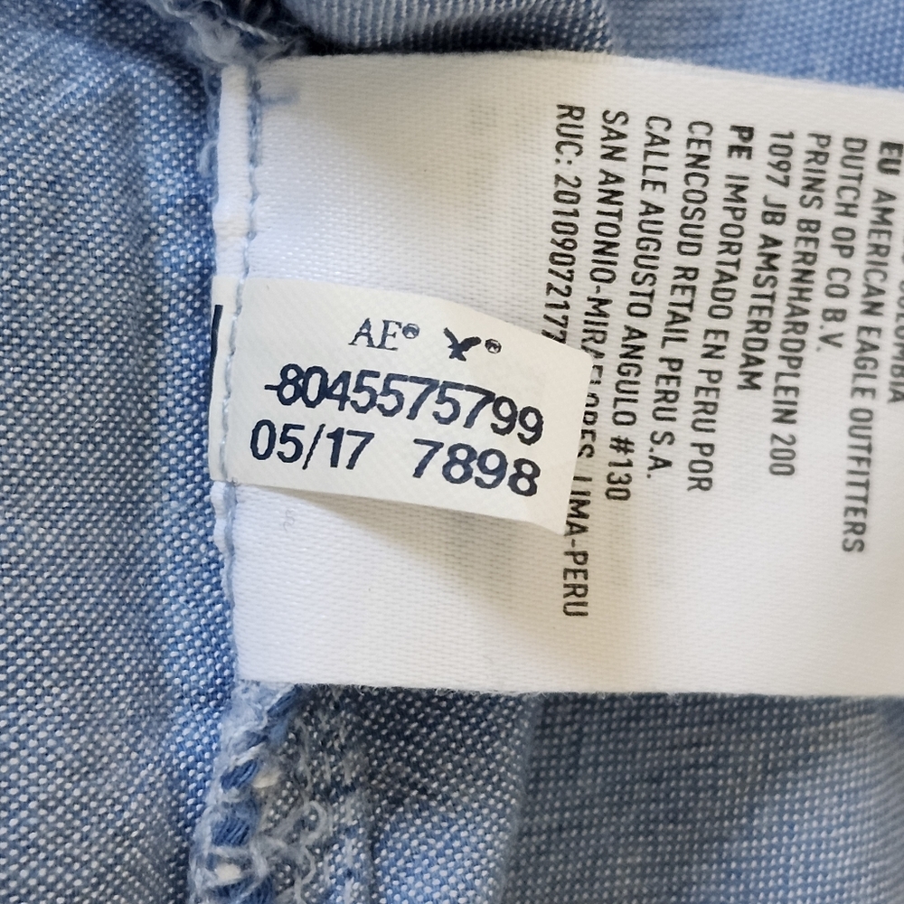 American Eagle Light Blue Chambray Button Down Sh… - image 5